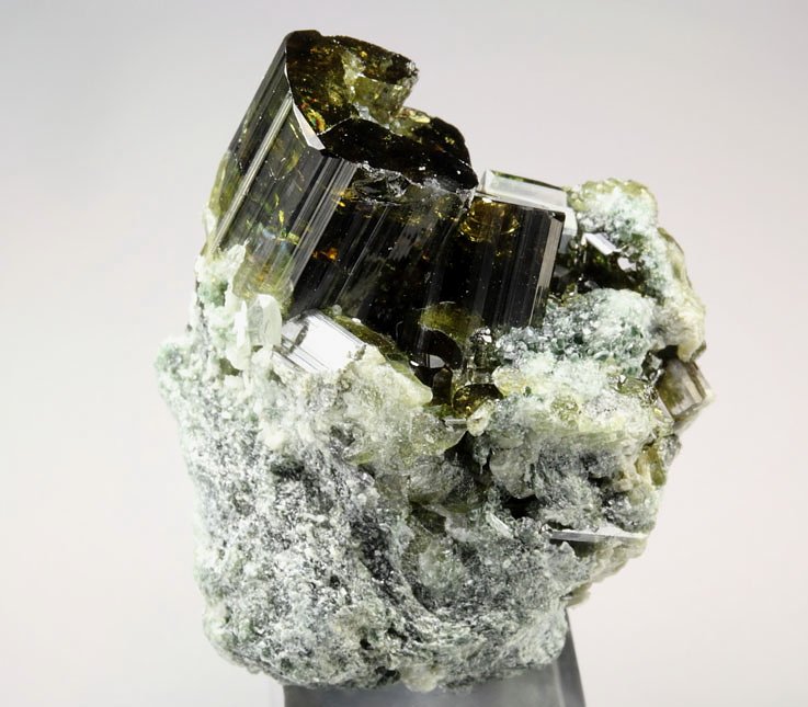 gem VESUVIANITE, MUSCOVITE