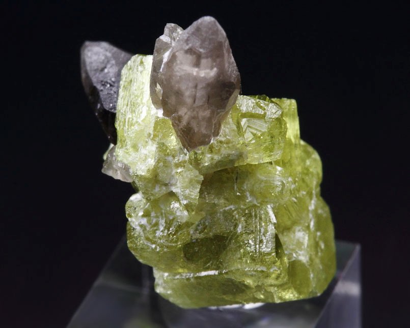 gem CHRYSOBERYL twinned, QUARTZ var. SMOKY