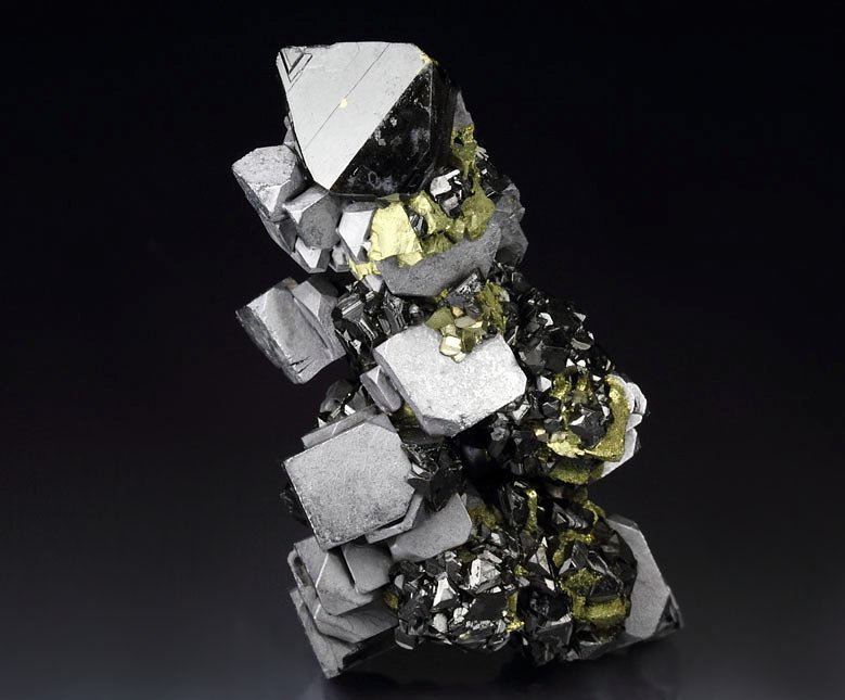 skeletal GALENA, SPHALERITE, CHALCOPYRITE, QUARTZ