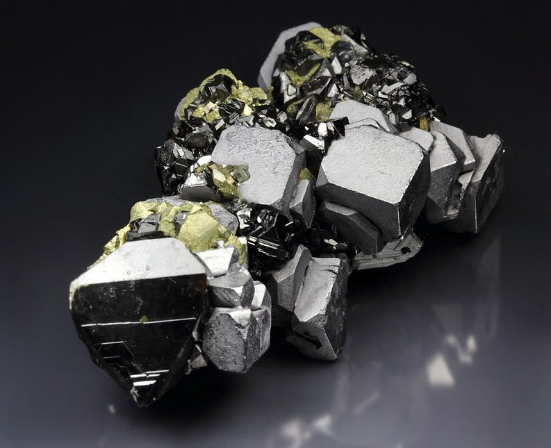 skeletal GALENA, SPHALERITE, CHALCOPYRITE, QUARTZ