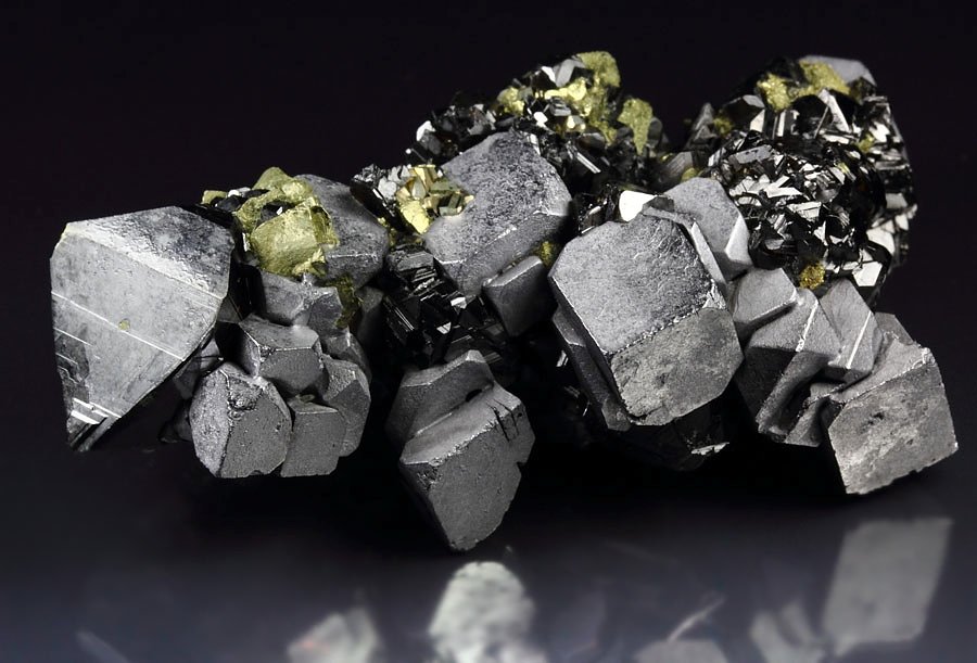 skeletal GALENA, SPHALERITE, CHALCOPYRITE, QUARTZ