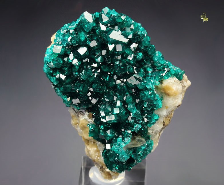 gem DIOPTASE, CALCITE