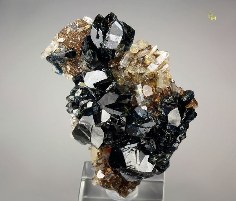 gemmy LAZULITE twinned, QUARTZ, SIDERITE