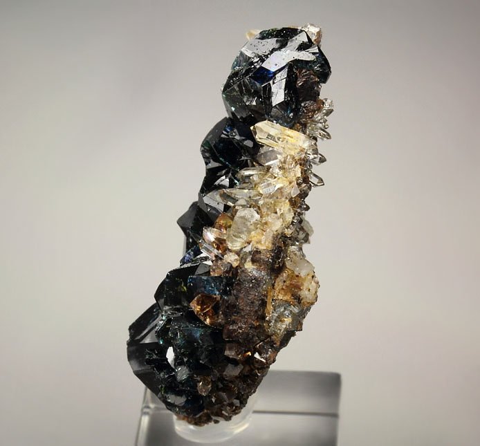 gemmy LAZULITE twinned, QUARTZ, SIDERITE