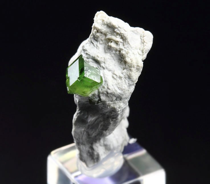 gem GARNET var. ANDRADITE var. DEMANTOID