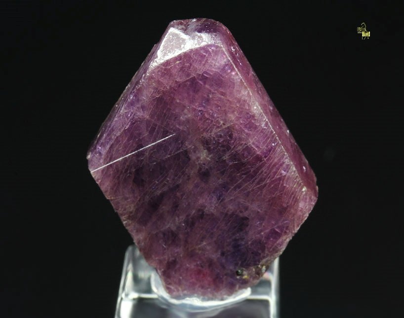 bi-terminated CORUNDUM var. RUBY