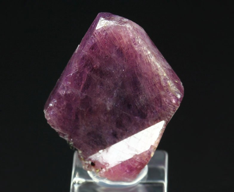 bi-terminated CORUNDUM var. RUBY