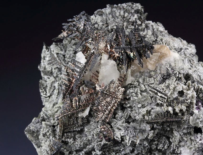 SILVER - SPINEL LAW TWIN, CALCITE, FLUORITE