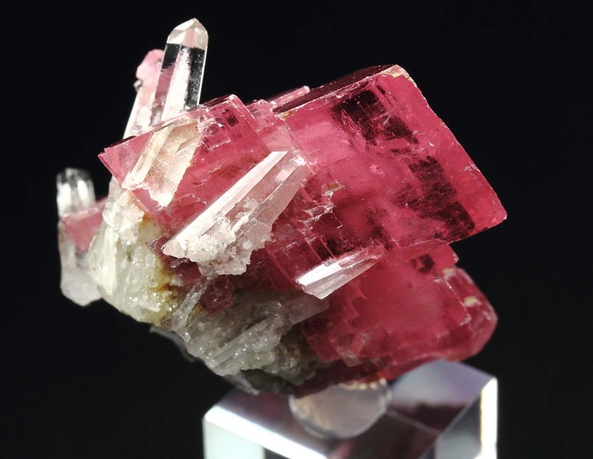 gem RHODOCHROSITE, QUARTZ