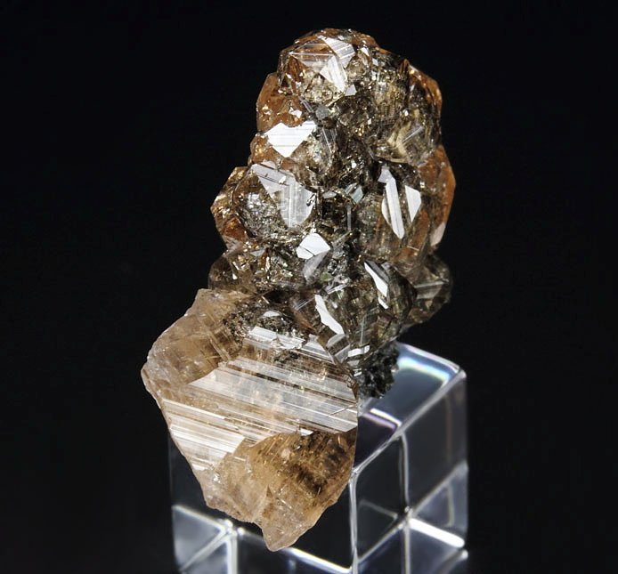 gem GARNET var. GROSSULAR