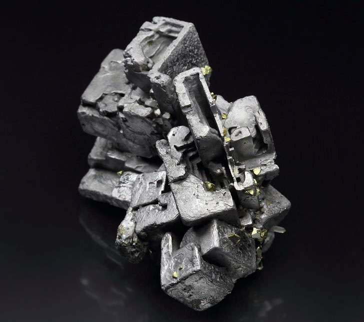 skeletal GALENA, CHALCOPYRITE, PYRITE, QUARTZ