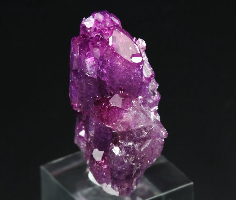 gem VESUVIANITE var. MANGANOAN