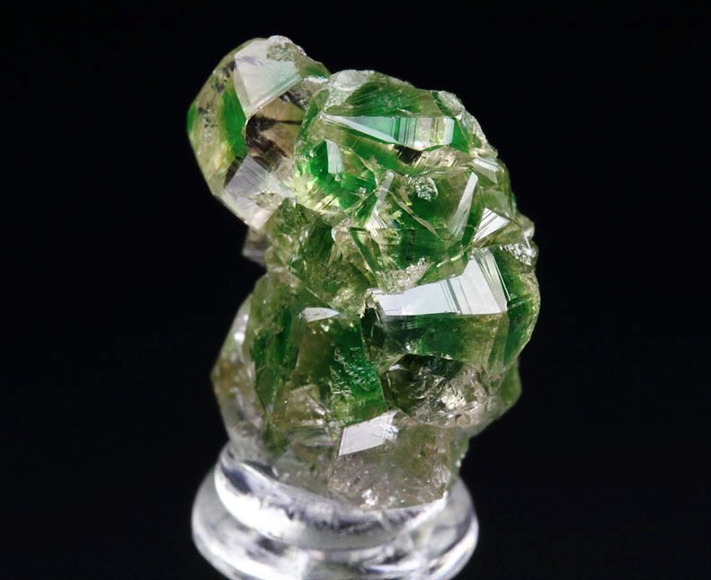 gem GARNET var. GROSSULAR with GREEN CHROMIAN PHANTOMS