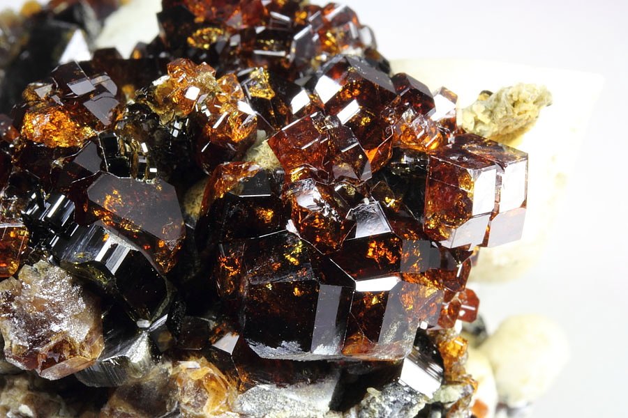 gem GARNET var. SPESSARTINE, VESUVIANITE, ALBITE