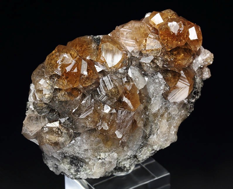 gem GARNET var. GROSSULAR