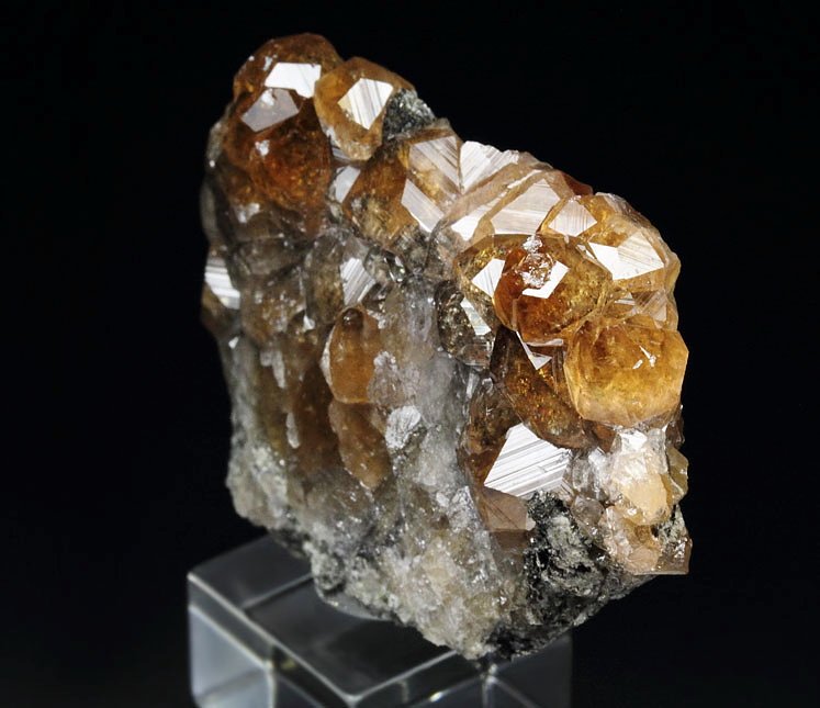 gem GARNET var. GROSSULAR