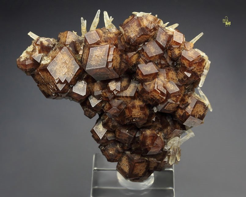 GARNET var. ANDRADITE, QUARTZ, HEDENBERGITE