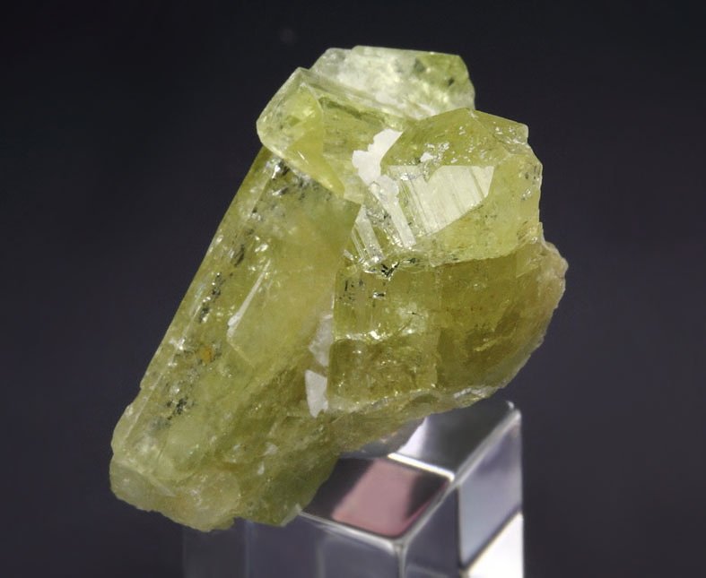 gem BRAZILIANITE bi-terminated, ALBITE