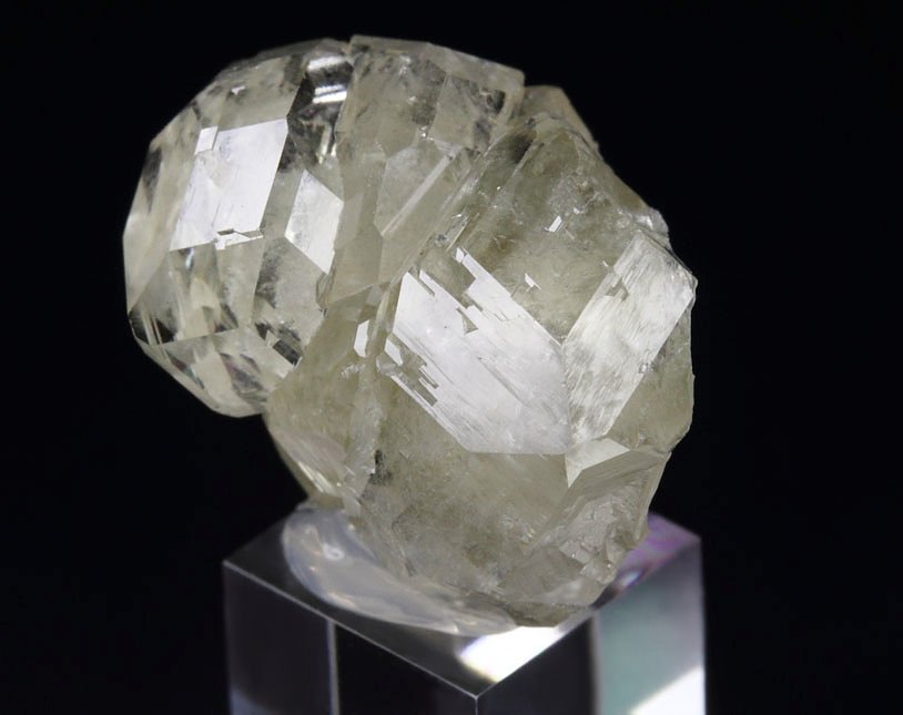 colorless gem GARNET var. GROSSULAR