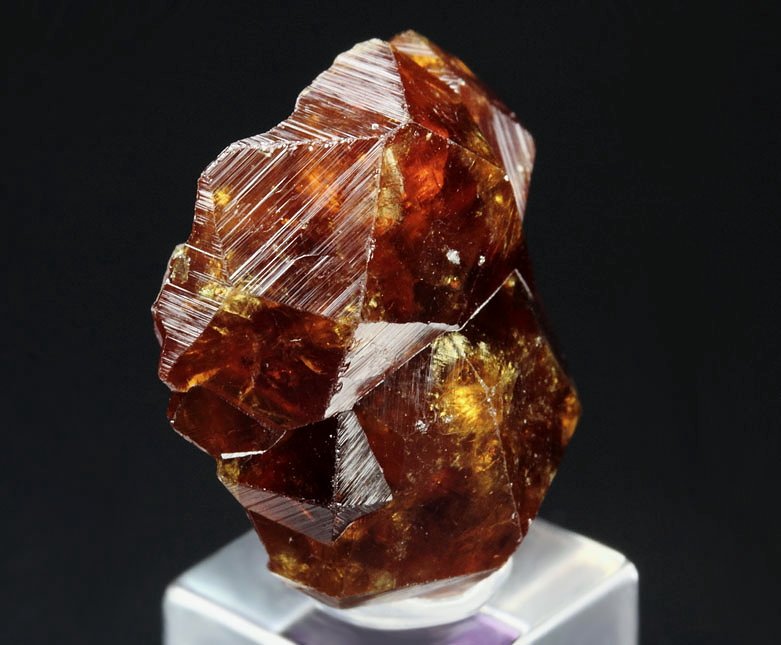 gem GARNET var. SPESSARTINE