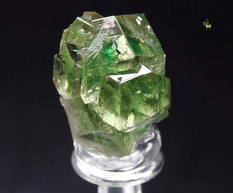 gem GARNET var. GROSSULAR with GREEN CHROMIAN PHANTOMS