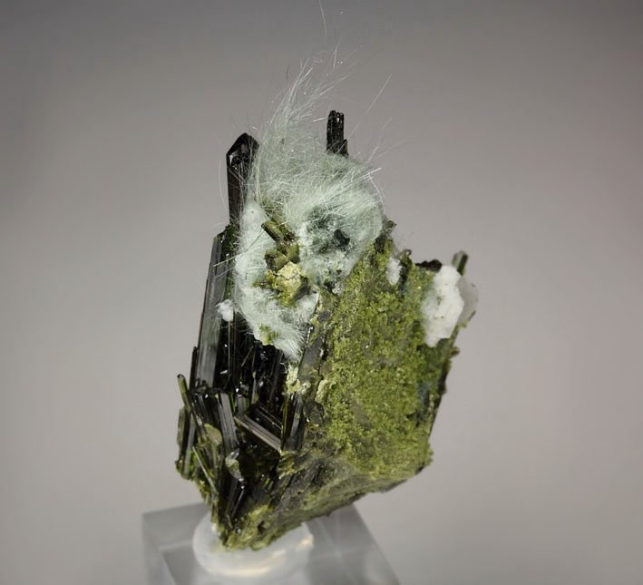 EPIDOTE, AMPHIBOLE GROUP var. BYSSOLITE, ALBITE