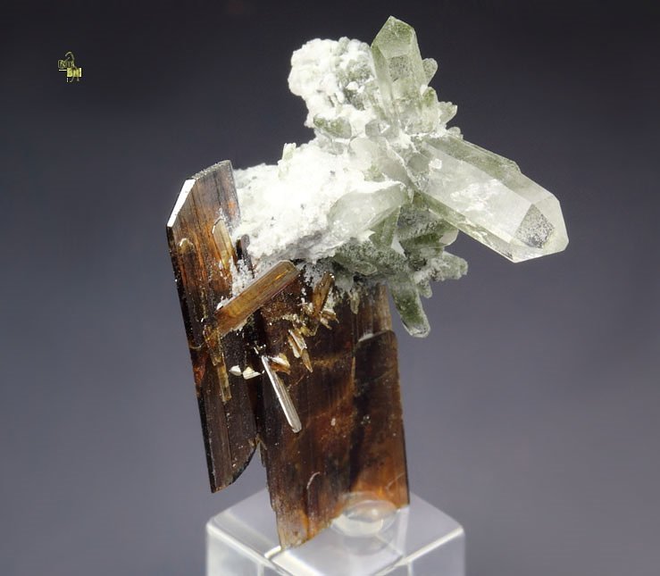 BROOKITE, QUARTZ