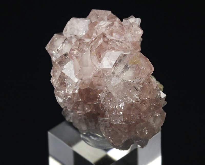 gem PINK GARNET var. GROSSULAR