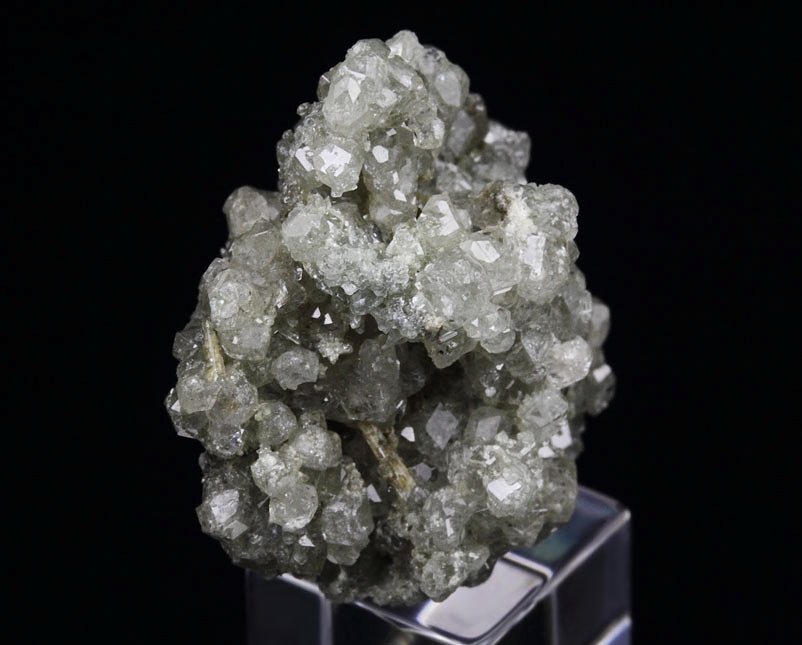 colorless GARNET var. GROSSULAR