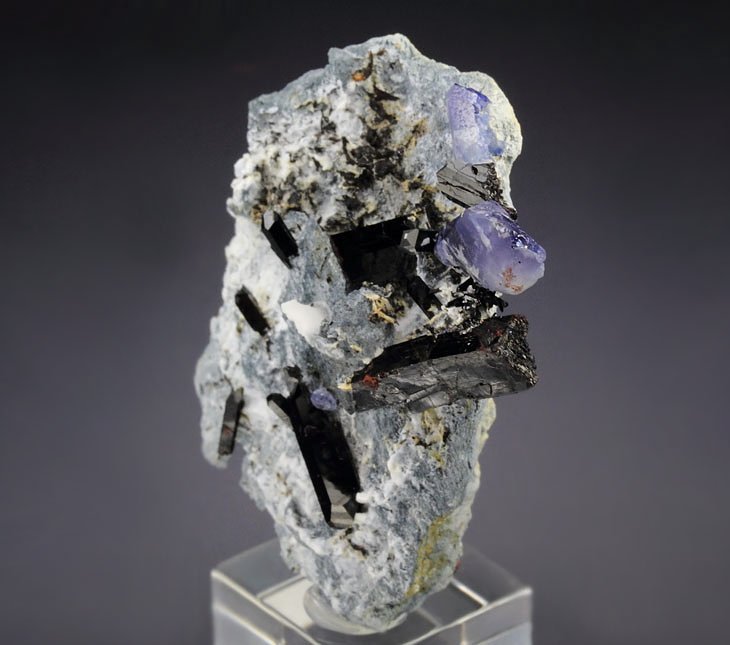 gemmy BENITOITE, NEPTUNITE, NATROLITE