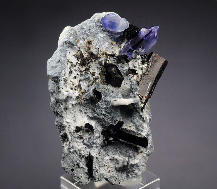 gemmy BENITOITE, NEPTUNITE, NATROLITE