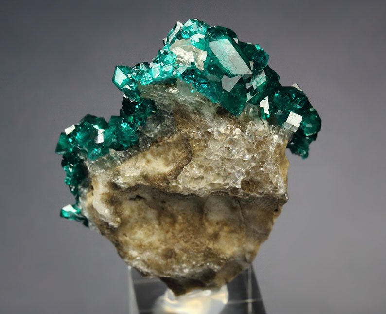 gem DIOPTASE, CALCITE