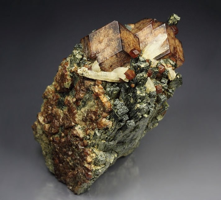 GARNET var. ANDRADITE, QUARTZ, HEDENBERGITE