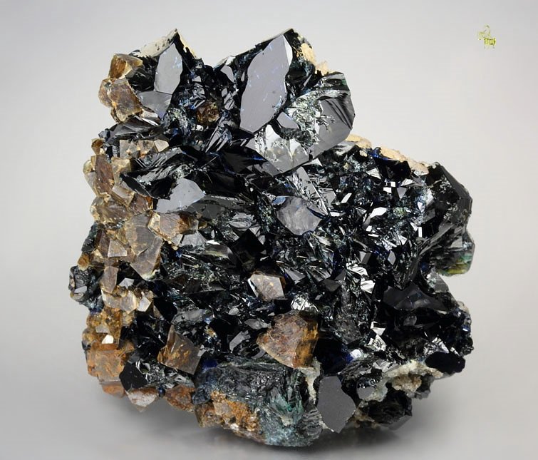 LAZULITE, SIDERITE, QUARTZ