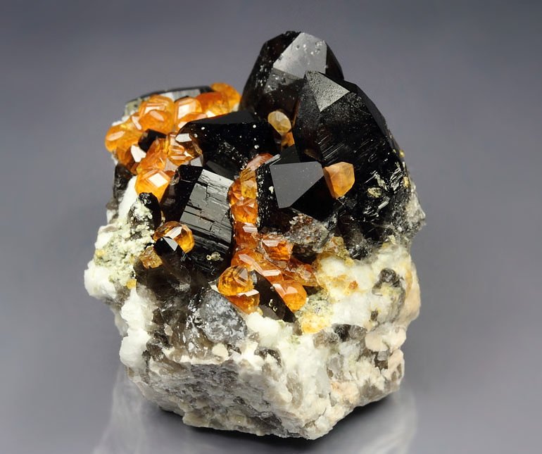 gem GARNET var. SPESSARTINE, QUARTZ var. SMOKY