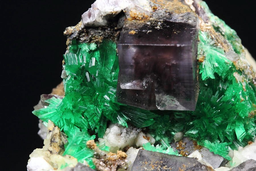 ANNABERGITE, FLUORITE 