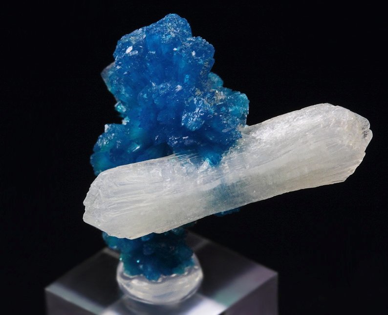 CAVANSITE, STILBITE