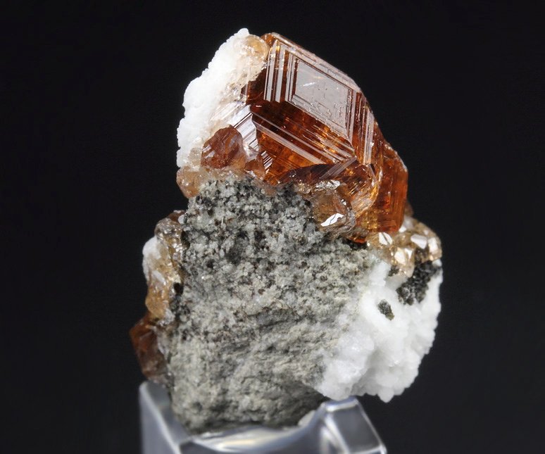 gem GARNET var. GROSSULAR, ALBITE