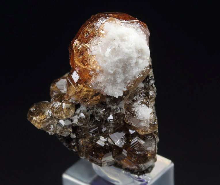 gem GARNET var. GROSSULAR, ALBITE