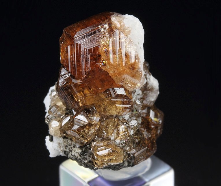 gem GARNET var. GROSSULAR, ALBITE