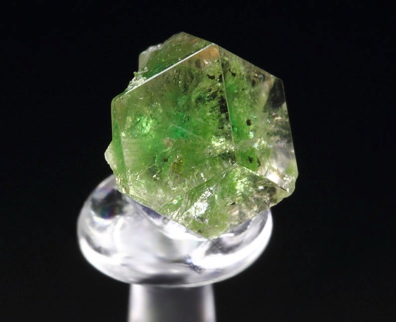 gem GARNET var. GROSSULAR with GREEN CHROMIAN PHANTOM