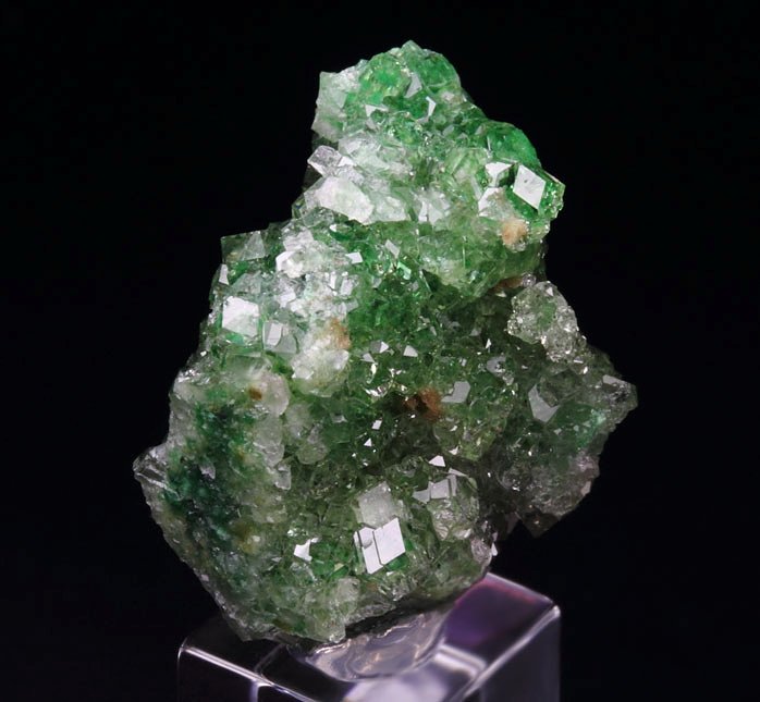 gem GARNET var. GROSSULAR with GREEN CHROMIAN PHANTOMS