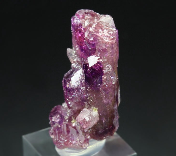 gem VESUVIANITE var. MANGANOAN