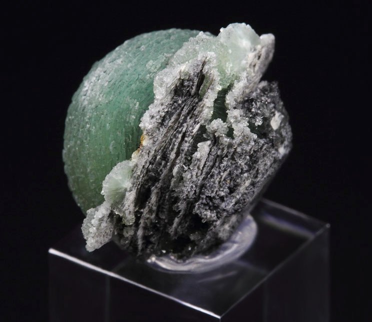 WAVELLITE