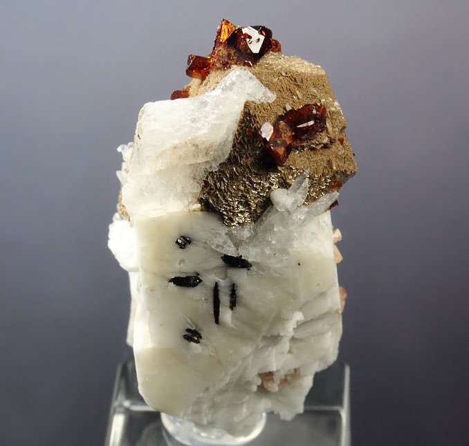 gemmy MANGANONEPTUNITE, CATAPLEIITE pseudomorph after SODALITE, MICROCLINE, AEGIRINE, ALBITE, POLYLITHIONITE, SERANDITE