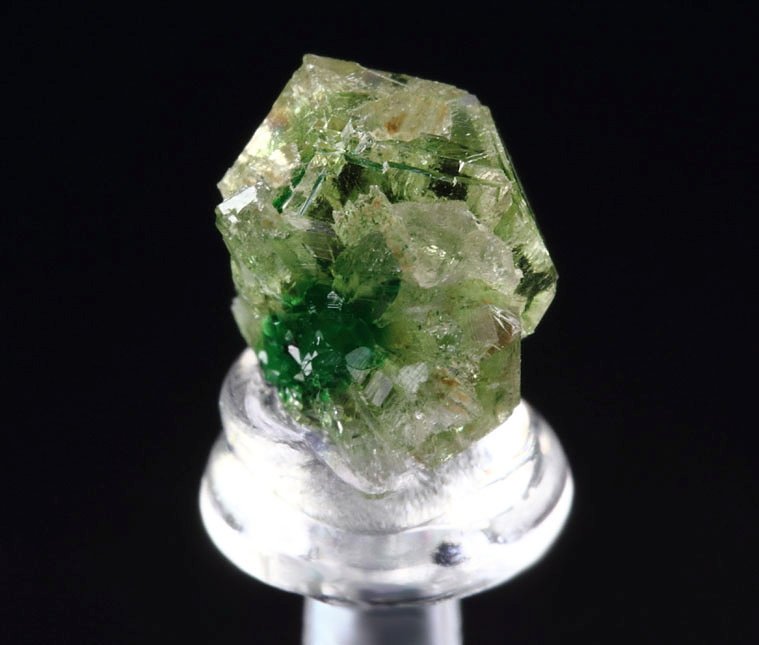 gem GARNET var. GROSSULAR with GREEN CHROMIAN PHANTOM