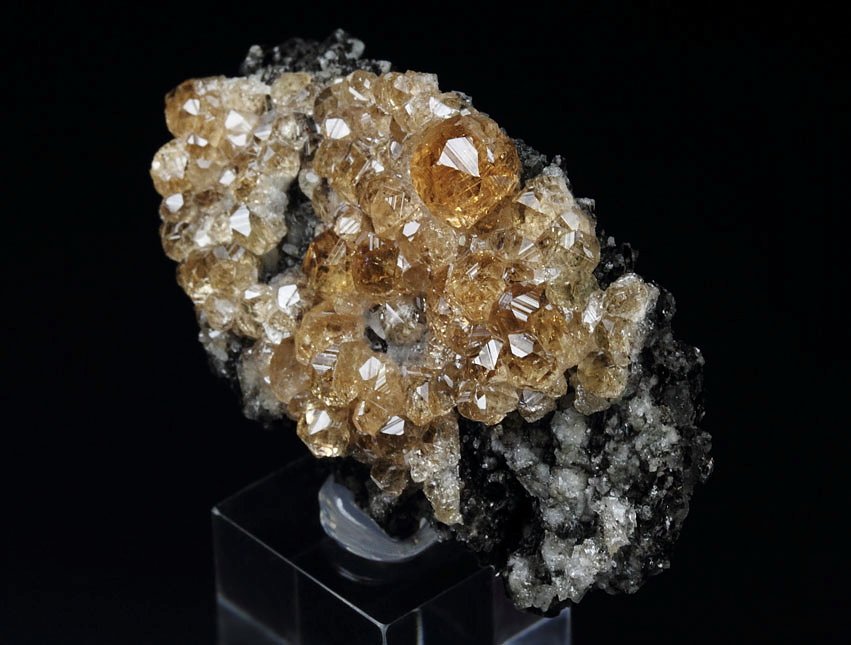 gem GARNET var. GROSSULAR