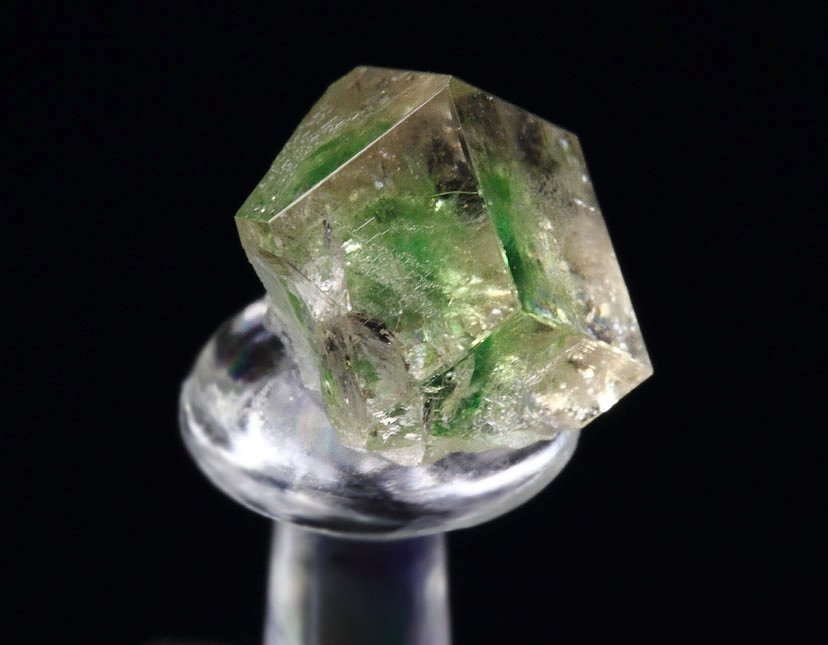 gem GARNET var. GROSSULAR with GREEN CHROMIAN PHANTOM