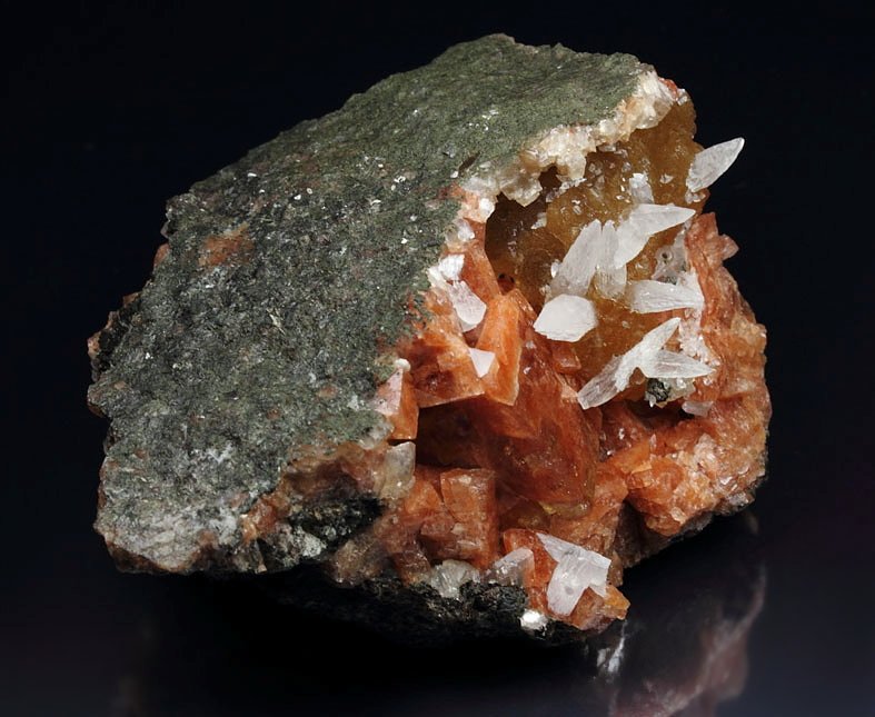 CHABAZITE, CALCITE, STILBITE, HEULANDITE