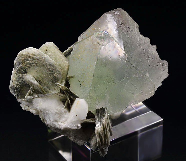 FLUORITE, MUSCOVITE, ALBITE